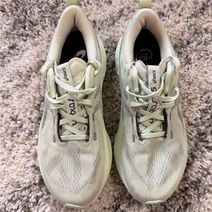 Asics Novablast women’s size 8